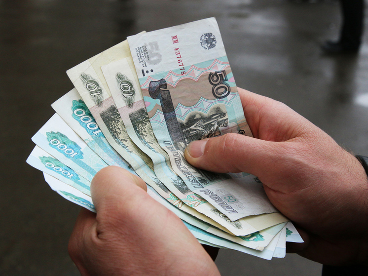 В Госдуме задумались о корректировке МРОТ на коэффициент инфляции: кто выиграет