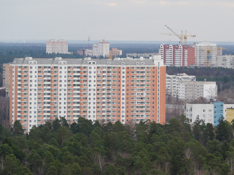 Падающий рубль взвинтил цены на недвижимость в Москве