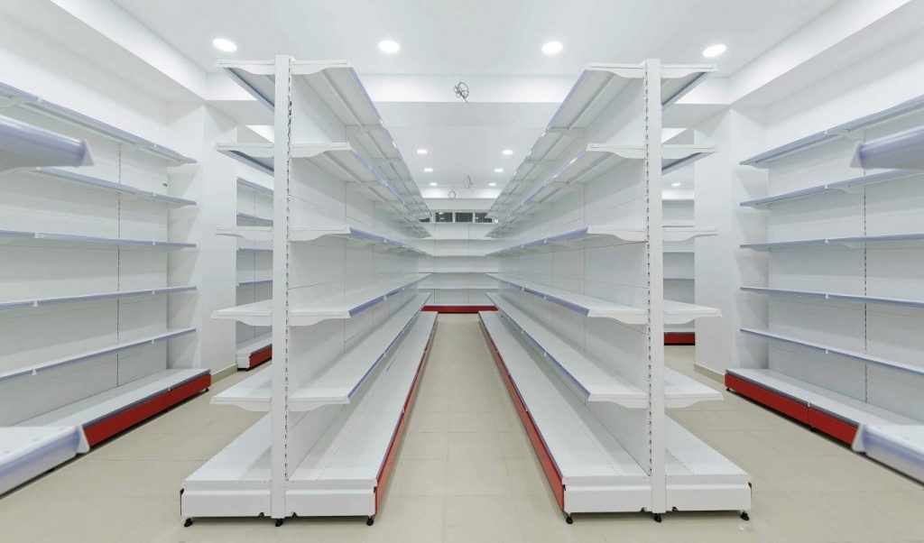 Торговые стеллажи: как выбрать идеальное решение для магазина или склада